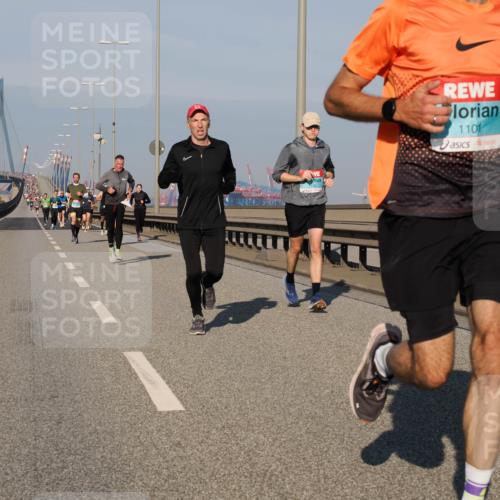 03.10.2025 - Köhlbrandbrückenlauf Fabian Wolf http://msf.ph/oto/9027835 03.10.2025 09:43:24 Position 3 1101 meine-sportfotos.de