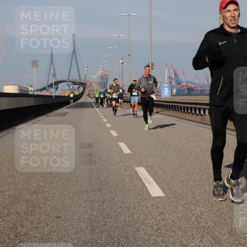 03.10.2025 - Köhlbrandbrückenlauf Fabian Wolf http://msf.ph/oto/9027876 03.10.2025 09:43:26 Position 3  meine-sportfotos.de