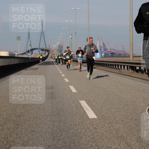 03.10.2025 - Köhlbrandbrückenlauf Fabian Wolf http://msf.ph/oto/9027888 03.10.2025 09:43:26 Position 3  meine-sportfotos.de