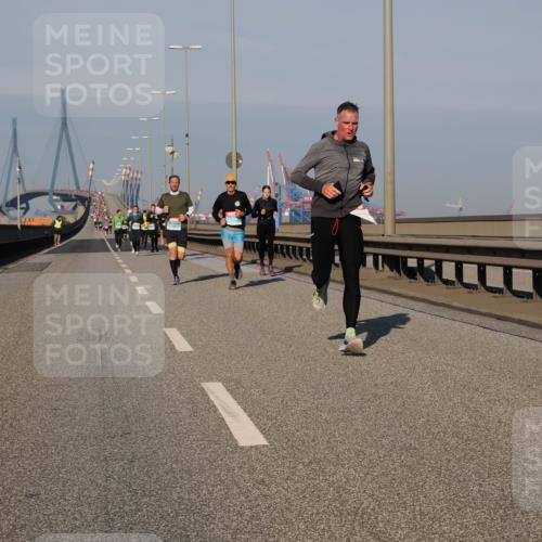 03.10.2025 - Köhlbrandbrückenlauf Fabian Wolf http://msf.ph/oto/9027943 03.10.2025 09:43:28 Position 3  meine-sportfotos.de