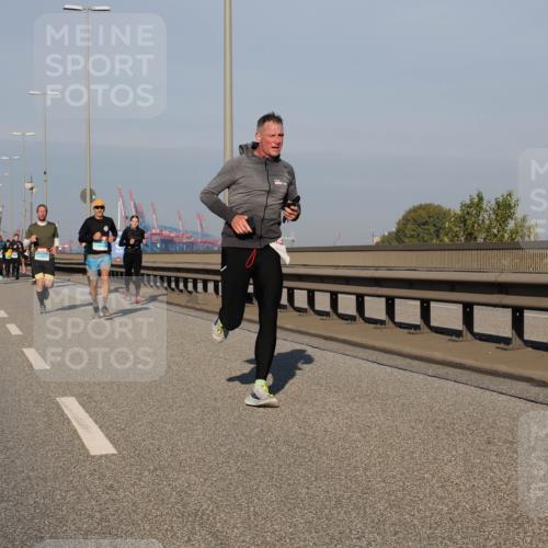 03.10.2025 - Köhlbrandbrückenlauf Fabian Wolf http://msf.ph/oto/9027970 03.10.2025 09:43:29 Position 3 200000601 meine-sportfotos.de