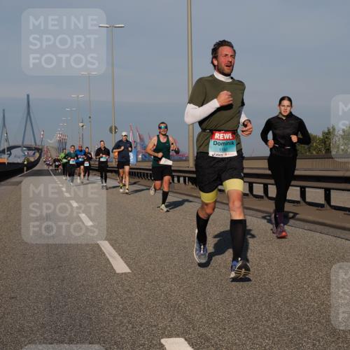 03.10.2025 - Köhlbrandbrückenlauf Fabian Wolf http://msf.ph/oto/9028081 03.10.2025 09:43:34 Position 3 1180 meine-sportfotos.de