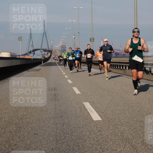 03.10.2025 - Köhlbrandbrückenlauf Fabian Wolf http://msf.ph/oto/9028105 03.10.2025 09:43:35 Position 3  meine-sportfotos.de