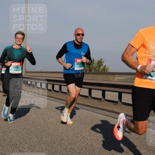 03.10.2025 - Köhlbrandbrückenlauf Fabian Wolf http://msf.ph/oto/9028335 03.10.2025 09:43:43 Position 3 1027, 3593, 3043 meine-sportfotos.de