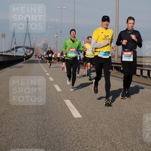 03.10.2025 - Köhlbrandbrückenlauf Fabian Wolf http://msf.ph/oto/9028381 03.10.2025 09:43:44 Position 3 3332, 3136 meine-sportfotos.de