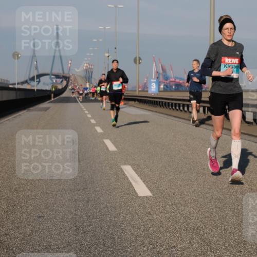 03.10.2025 - Köhlbrandbrückenlauf Fabian Wolf http://msf.ph/oto/9028520 03.10.2025 09:43:50 Position 3  meine-sportfotos.de