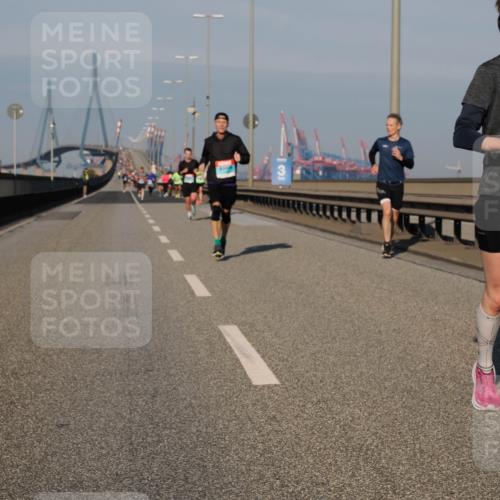 03.10.2025 - Köhlbrandbrückenlauf Fabian Wolf http://msf.ph/oto/9028541 03.10.2025 09:43:50 Position 3 8 meine-sportfotos.de