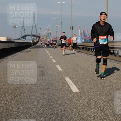 03.10.2025 - Köhlbrandbrückenlauf Fabian Wolf http://msf.ph/oto/9028617 03.10.2025 09:43:53 Position 3 1703 meine-sportfotos.de