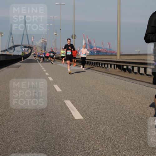 03.10.2025 - Köhlbrandbrückenlauf Fabian Wolf http://msf.ph/oto/9028644 03.10.2025 09:43:54 Position 3 1703 meine-sportfotos.de