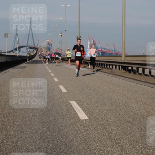 03.10.2025 - Köhlbrandbrückenlauf Fabian Wolf http://msf.ph/oto/9028667 03.10.2025 09:43:54 Position 3  meine-sportfotos.de
