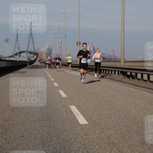03.10.2025 - Köhlbrandbrückenlauf Fabian Wolf http://msf.ph/oto/9028680 03.10.2025 09:43:55 Position 3  meine-sportfotos.de