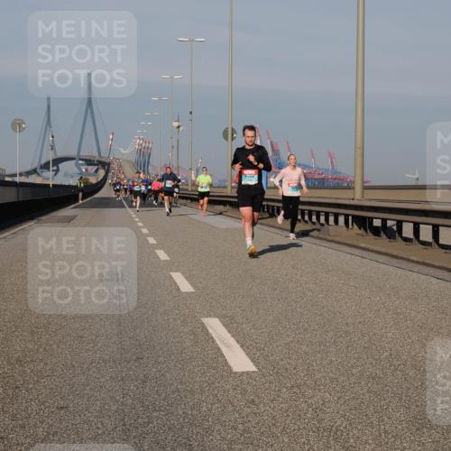 03.10.2025 - Köhlbrandbrückenlauf Fabian Wolf http://msf.ph/oto/9028686 03.10.2025 09:43:55 Position 3  meine-sportfotos.de