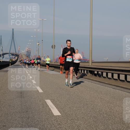 03.10.2025 - Köhlbrandbrückenlauf Fabian Wolf http://msf.ph/oto/9028720 03.10.2025 09:43:56 Position 3 1068 meine-sportfotos.de