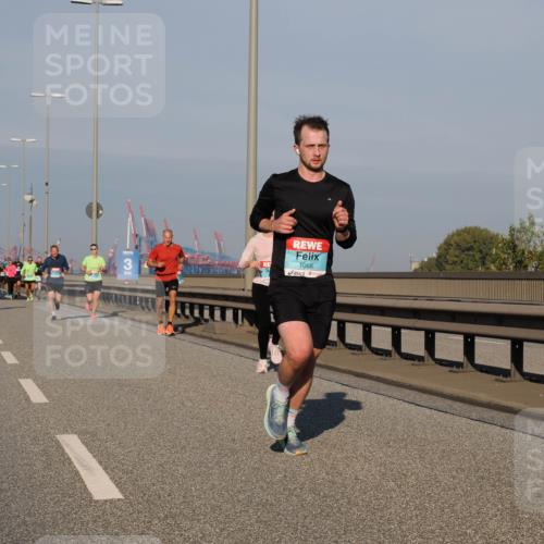 03.10.2025 - Köhlbrandbrückenlauf Fabian Wolf http://msf.ph/oto/9028782 03.10.2025 09:43:58 Position 3 3, 1068 meine-sportfotos.de