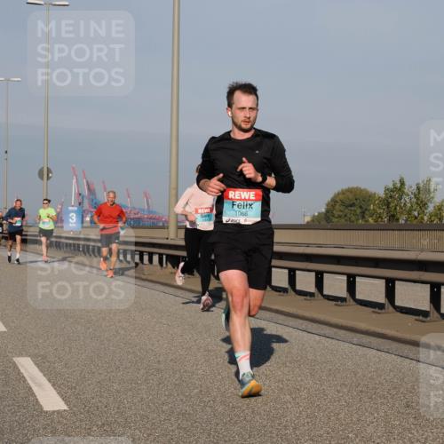 03.10.2025 - Köhlbrandbrückenlauf Fabian Wolf http://msf.ph/oto/9028790 03.10.2025 09:43:58 Position 3 3, 1068 meine-sportfotos.de
