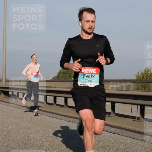03.10.2025 - Köhlbrandbrückenlauf Fabian Wolf http://msf.ph/oto/9028818 03.10.2025 09:43:59 Position 3 1251, 1068, 000000 meine-sportfotos.de