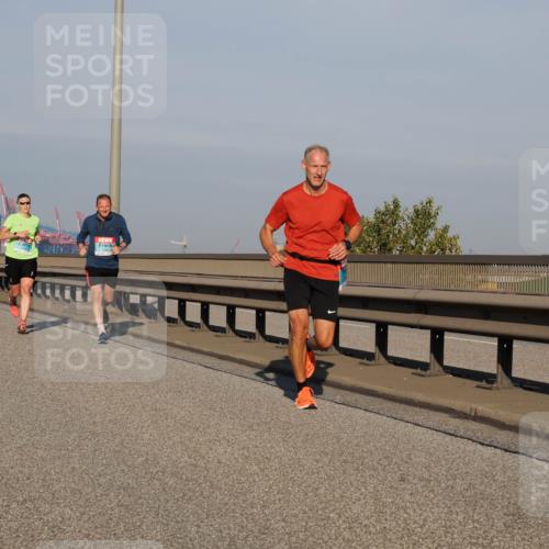 03.10.2025 - Köhlbrandbrückenlauf Fabian Wolf http://msf.ph/oto/9028907 03.10.2025 09:44:03 Position 3 3 meine-sportfotos.de