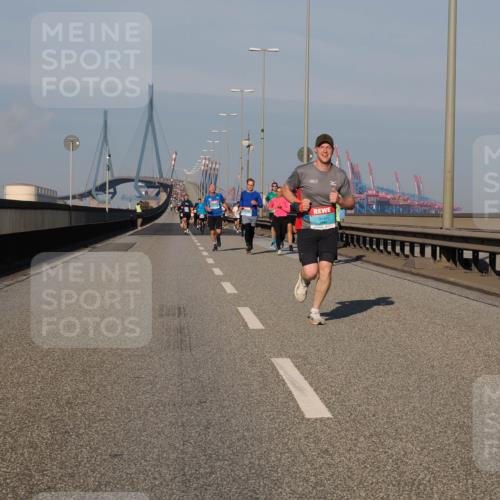03.10.2025 - Köhlbrandbrückenlauf Fabian Wolf http://msf.ph/oto/9029055 03.10.2025 09:44:07 Position 3  meine-sportfotos.de
