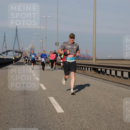 03.10.2025 - Köhlbrandbrückenlauf Fabian Wolf http://msf.ph/oto/9029073 03.10.2025 09:44:08 Position 3 3795 meine-sportfotos.de