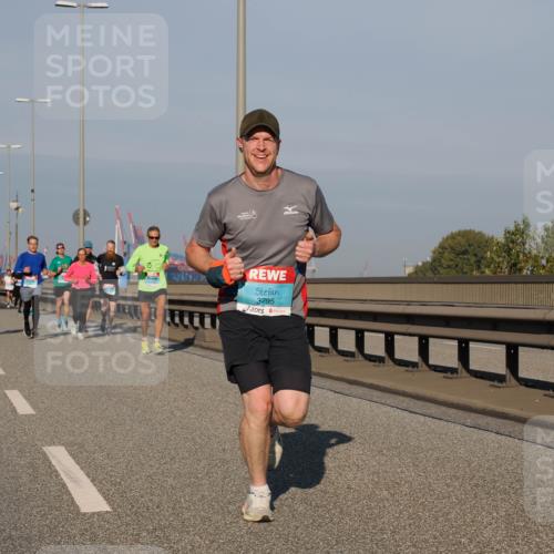 03.10.2025 - Köhlbrandbrückenlauf Fabian Wolf http://msf.ph/oto/9029105 03.10.2025 09:44:09 Position 3 3795 meine-sportfotos.de