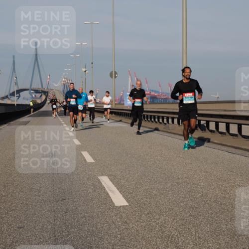 03.10.2025 - Köhlbrandbrückenlauf Fabian Wolf http://msf.ph/oto/9029352 03.10.2025 09:44:19 Position 3 1550 meine-sportfotos.de