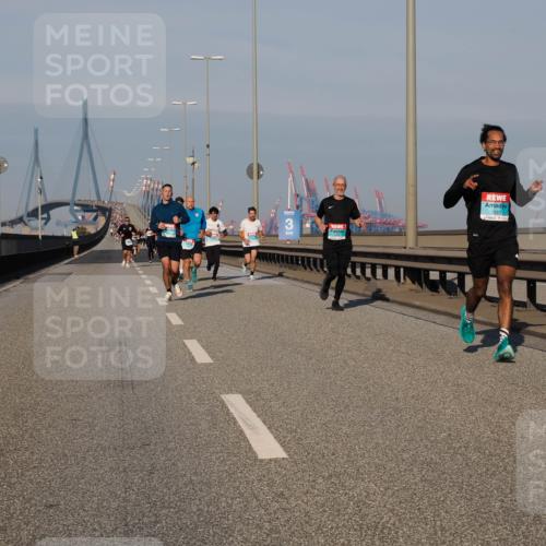 03.10.2025 - Köhlbrandbrückenlauf Fabian Wolf http://msf.ph/oto/9029380 03.10.2025 09:44:20 Position 3 1550 meine-sportfotos.de