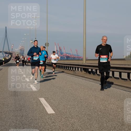 03.10.2025 - Köhlbrandbrückenlauf Fabian Wolf http://msf.ph/oto/9029440 03.10.2025 09:44:23 Position 3 3211 meine-sportfotos.de