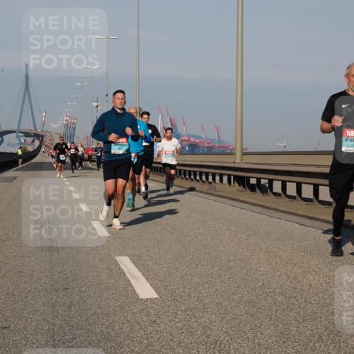 03.10.2025 - Köhlbrandbrückenlauf Fabian Wolf http://msf.ph/oto/9029466 03.10.2025 09:44:23 Position 3 3211 meine-sportfotos.de