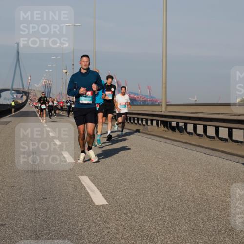 03.10.2025 - Köhlbrandbrückenlauf Fabian Wolf http://msf.ph/oto/9029481 03.10.2025 09:44:24 Position 3 281, 3211 meine-sportfotos.de