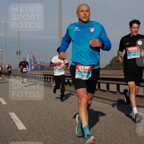 03.10.2025 - Köhlbrandbrückenlauf Fabian Wolf http://msf.ph/oto/9029585 03.10.2025 09:44:27 Position 3 1112, 1094, 3183 meine-sportfotos.de