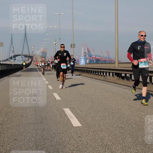 03.10.2025 - Köhlbrandbrückenlauf Fabian Wolf http://msf.ph/oto/9029705 03.10.2025 09:44:31 Position 3 3, 2820 meine-sportfotos.de