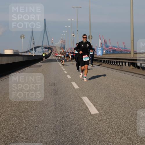 03.10.2025 - Köhlbrandbrückenlauf Fabian Wolf http://msf.ph/oto/9029719 03.10.2025 09:44:32 Position 3  meine-sportfotos.de
