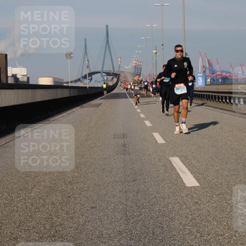 03.10.2025 - Köhlbrandbrückenlauf Fabian Wolf http://msf.ph/oto/9029733 03.10.2025 09:44:32 Position 3 1167, 3 meine-sportfotos.de