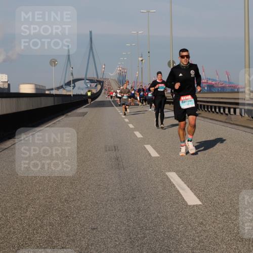 03.10.2025 - Köhlbrandbrückenlauf Fabian Wolf http://msf.ph/oto/9029740 03.10.2025 09:44:33 Position 3  meine-sportfotos.de