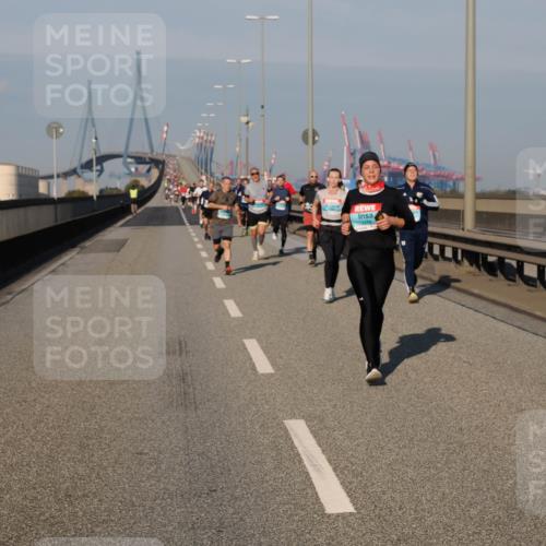 03.10.2025 - Köhlbrandbrückenlauf Fabian Wolf http://msf.ph/oto/9029845 03.10.2025 09:44:36 Position 3 1114 meine-sportfotos.de