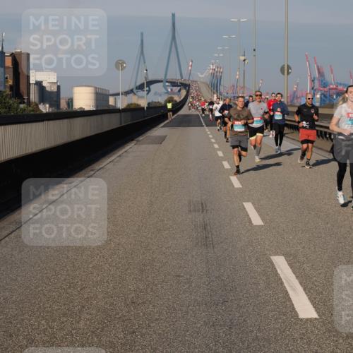 03.10.2025 - Köhlbrandbrückenlauf Fabian Wolf http://msf.ph/oto/9029908 03.10.2025 09:44:38 Position 3  meine-sportfotos.de