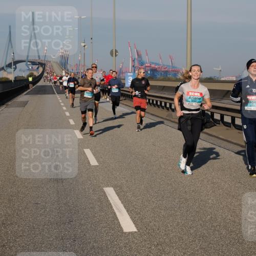 03.10.2025 - Köhlbrandbrückenlauf Fabian Wolf http://msf.ph/oto/9029930 03.10.2025 09:44:39 Position 3 3246, 10, 3243, 10 meine-sportfotos.de