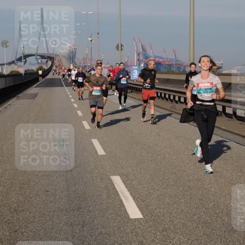 03.10.2025 - Köhlbrandbrückenlauf Fabian Wolf http://msf.ph/oto/9029937 03.10.2025 09:44:39 Position 3 3, 3246, 3243, 10 meine-sportfotos.de