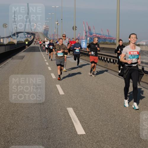 03.10.2025 - Köhlbrandbrückenlauf Fabian Wolf http://msf.ph/oto/9029944 03.10.2025 09:44:39 Position 3 3, 3246, 10, 10 meine-sportfotos.de