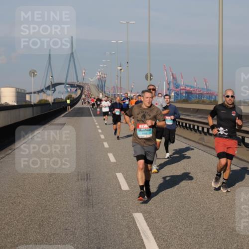 03.10.2025 - Köhlbrandbrückenlauf Fabian Wolf http://msf.ph/oto/9030006 03.10.2025 09:44:41 Position 3 1142 meine-sportfotos.de