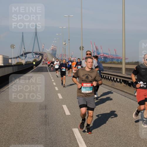 03.10.2025 - Köhlbrandbrückenlauf Fabian Wolf http://msf.ph/oto/9030027 03.10.2025 09:44:42 Position 3 1142 meine-sportfotos.de