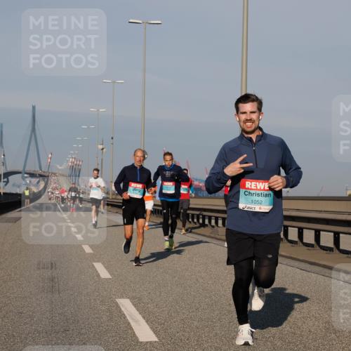 03.10.2025 - Köhlbrandbrückenlauf Fabian Wolf http://msf.ph/oto/9030092 03.10.2025 09:44:45 Position 3 1052 meine-sportfotos.de