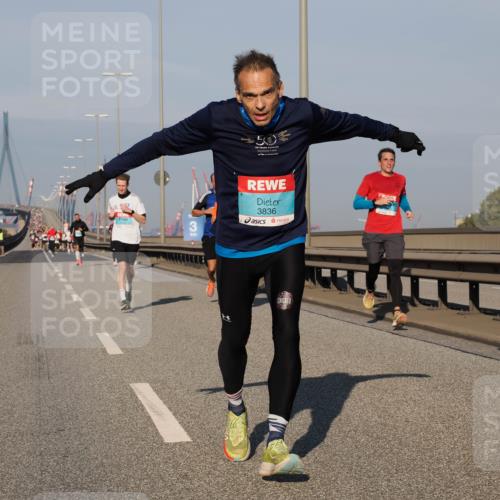 03.10.2025 - Köhlbrandbrückenlauf Fabian Wolf http://msf.ph/oto/9030204 03.10.2025 09:44:49 Position 3 50, 3836 meine-sportfotos.de