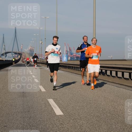03.10.2025 - Köhlbrandbrückenlauf Fabian Wolf http://msf.ph/oto/9030257 03.10.2025 09:44:51 Position 3 10, 3155, 1423 meine-sportfotos.de