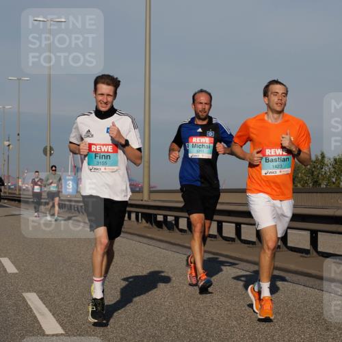 03.10.2025 - Köhlbrandbrückenlauf Fabian Wolf http://msf.ph/oto/9030317 03.10.2025 09:44:52 Position 3 3155, 1215, 1423 meine-sportfotos.de