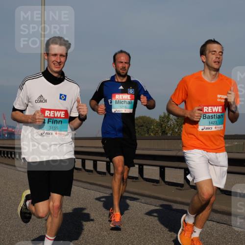 03.10.2025 - Köhlbrandbrückenlauf Fabian Wolf http://msf.ph/oto/9030334 03.10.2025 09:44:53 Position 3 3155, 1215, 1423 meine-sportfotos.de