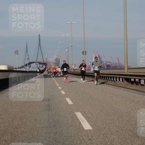 03.10.2025 - Köhlbrandbrückenlauf Fabian Wolf http://msf.ph/oto/9030343 03.10.2025 09:44:54 Position 3  meine-sportfotos.de