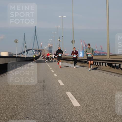 03.10.2025 - Köhlbrandbrückenlauf Fabian Wolf http://msf.ph/oto/9030377 03.10.2025 09:44:55 Position 3  meine-sportfotos.de