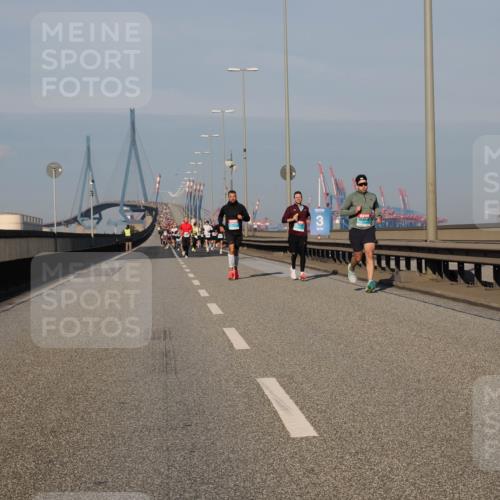 03.10.2025 - Köhlbrandbrückenlauf Fabian Wolf http://msf.ph/oto/9030383 03.10.2025 09:44:55 Position 3 3 meine-sportfotos.de