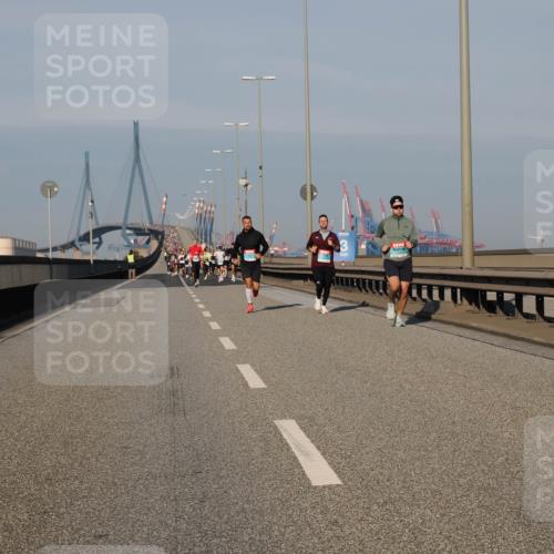 03.10.2025 - Köhlbrandbrückenlauf Fabian Wolf http://msf.ph/oto/9030389 03.10.2025 09:44:56 Position 3  meine-sportfotos.de